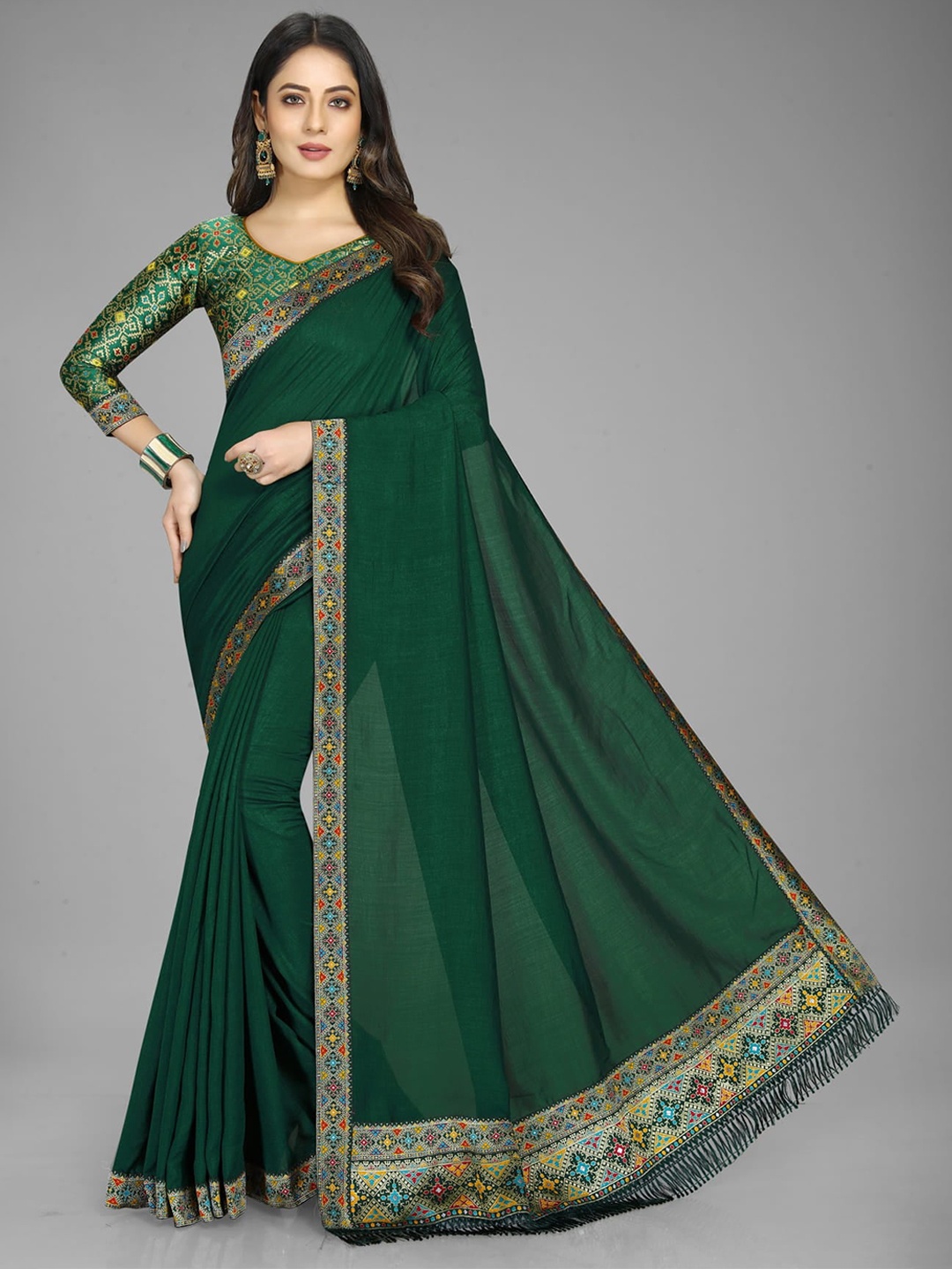 

Grubstaker Silk Blend Saree, Green