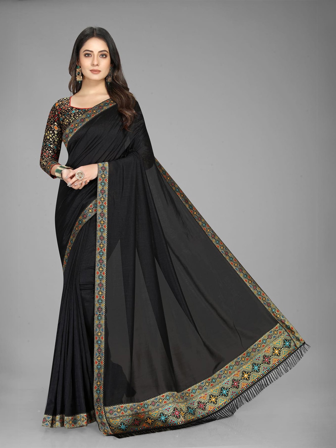 

Grubstaker Zari Silk Blend Saree, Black