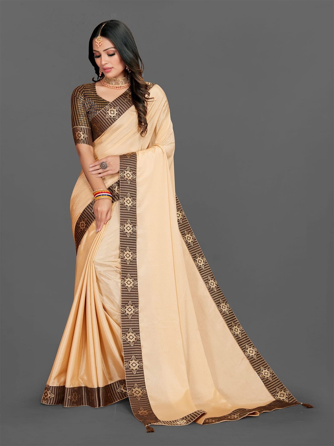 

Grubstaker Zari Silk Blend Saree, Cream