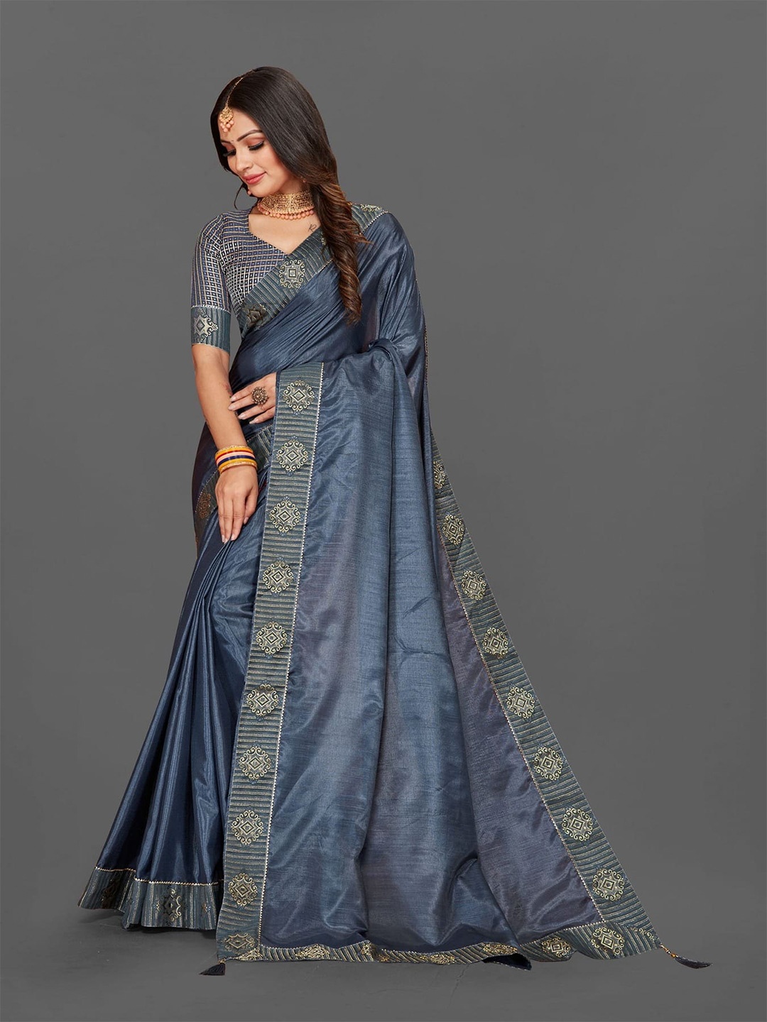 

Grubstaker Embroidered Silk Blend Saree, Grey