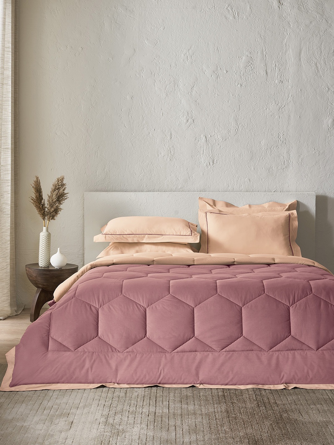 

DDecor Pink & Beige Quilted Cotton Double King Bedding Set