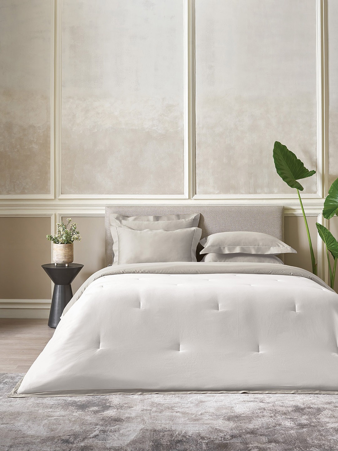 

DDecor Grey & White Cotton Double King Bedding Set