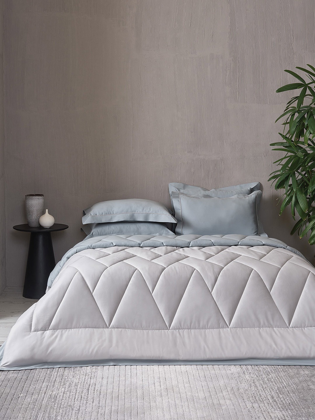 DDecor Blue & White Geometric Double King Cotton Bedding Set