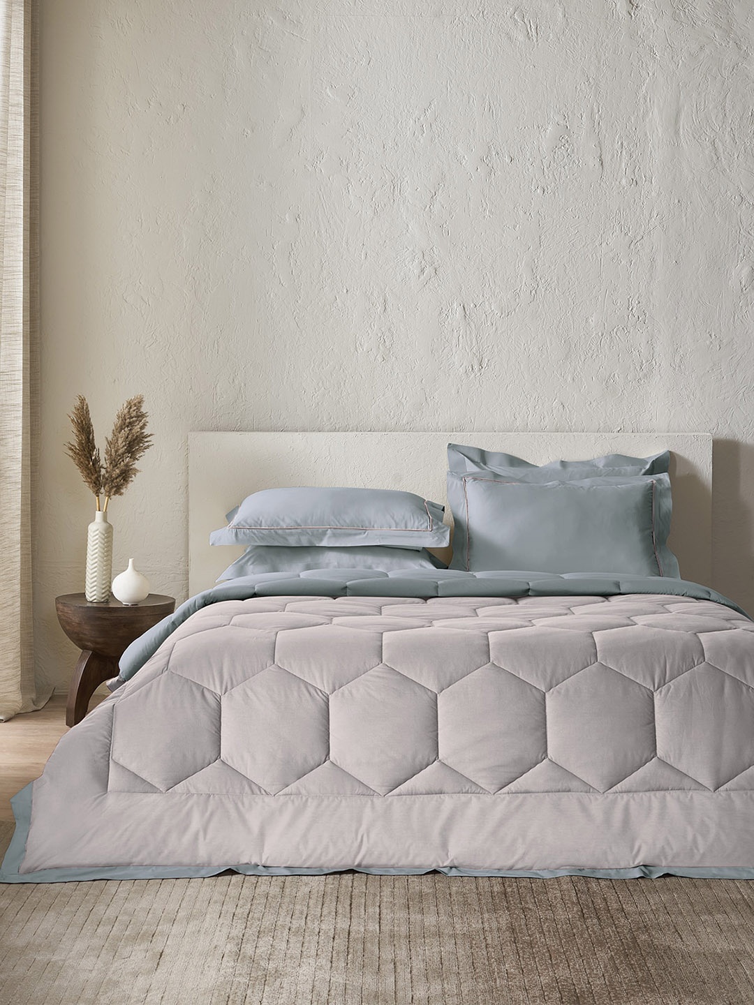 

DDecor Blue & Grey Cotton Double King Bedding Set