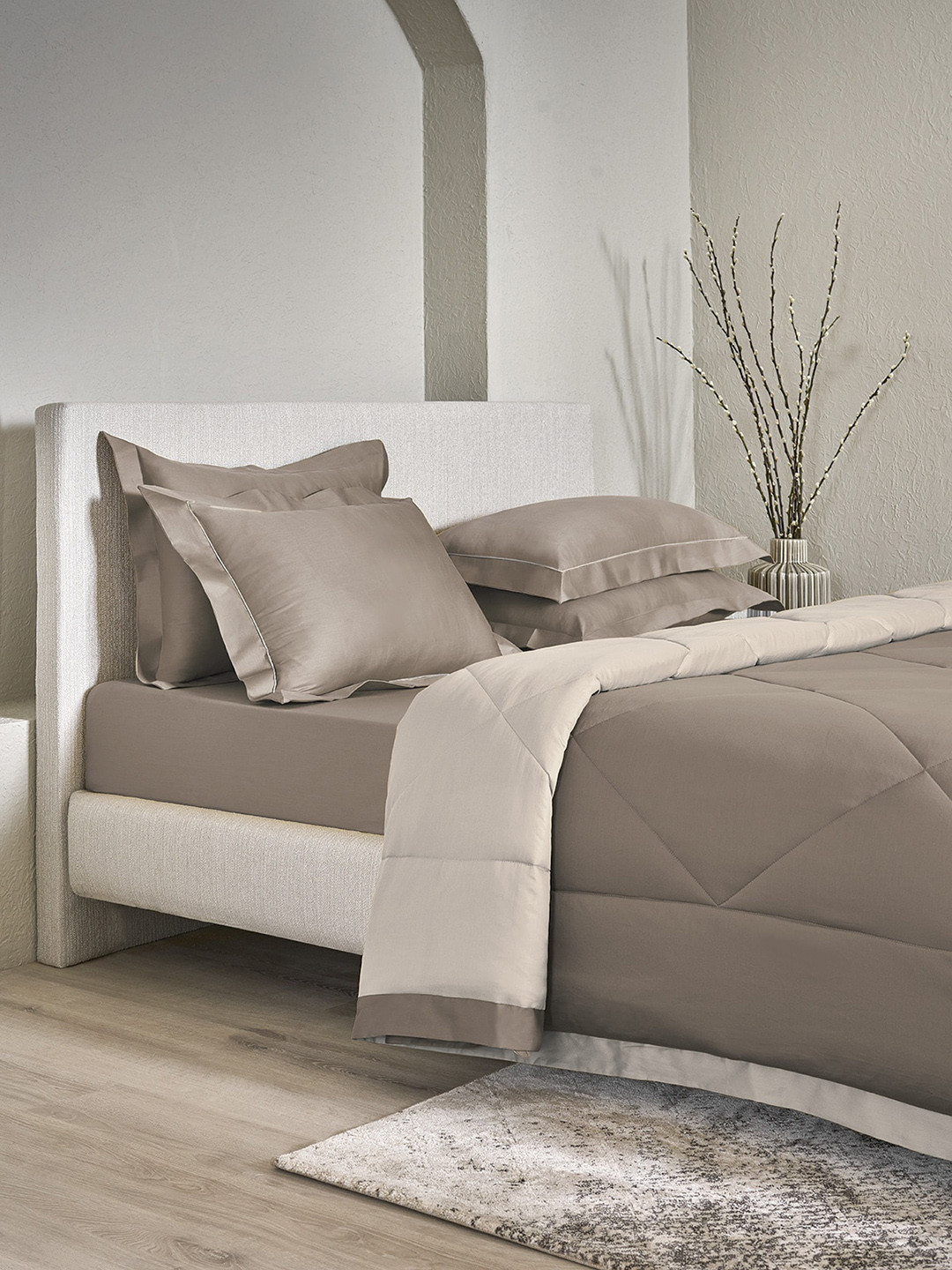 

DDecor Grey & Beige Cotton Double King Bedding Set