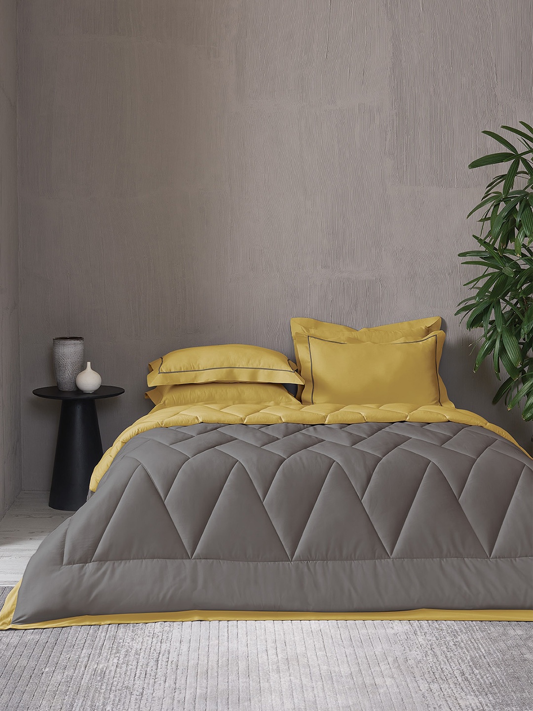 

DDecor Mustard Yellow & Grey Quilted Cotton Double King Bedding Set