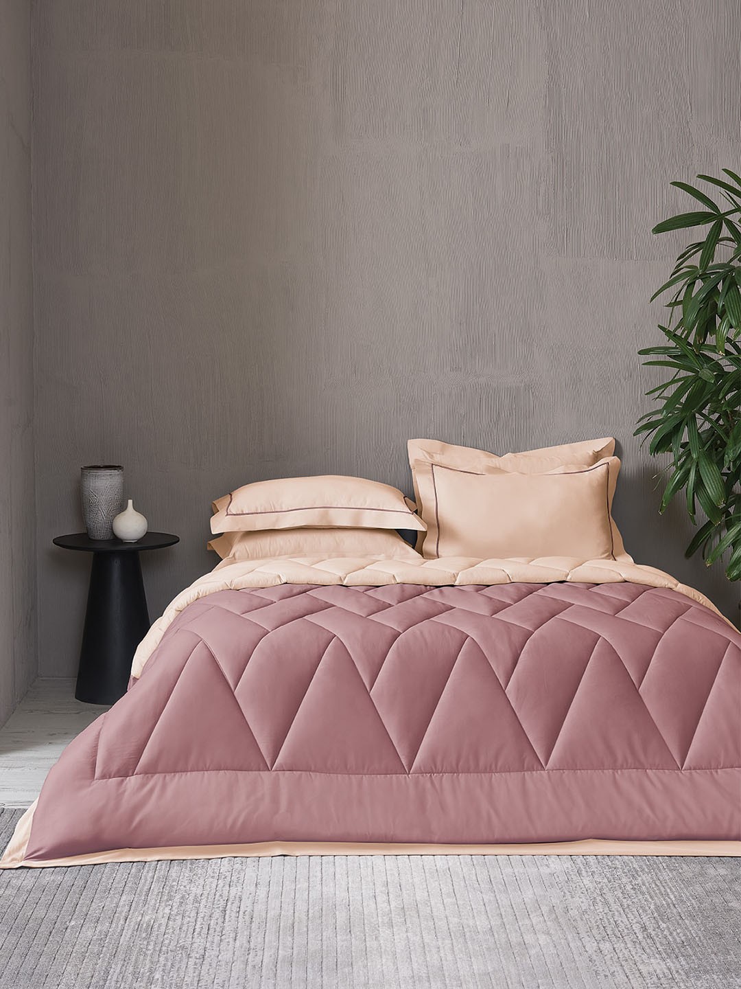 

DDecor Pink Cotton Double King Bedding Set