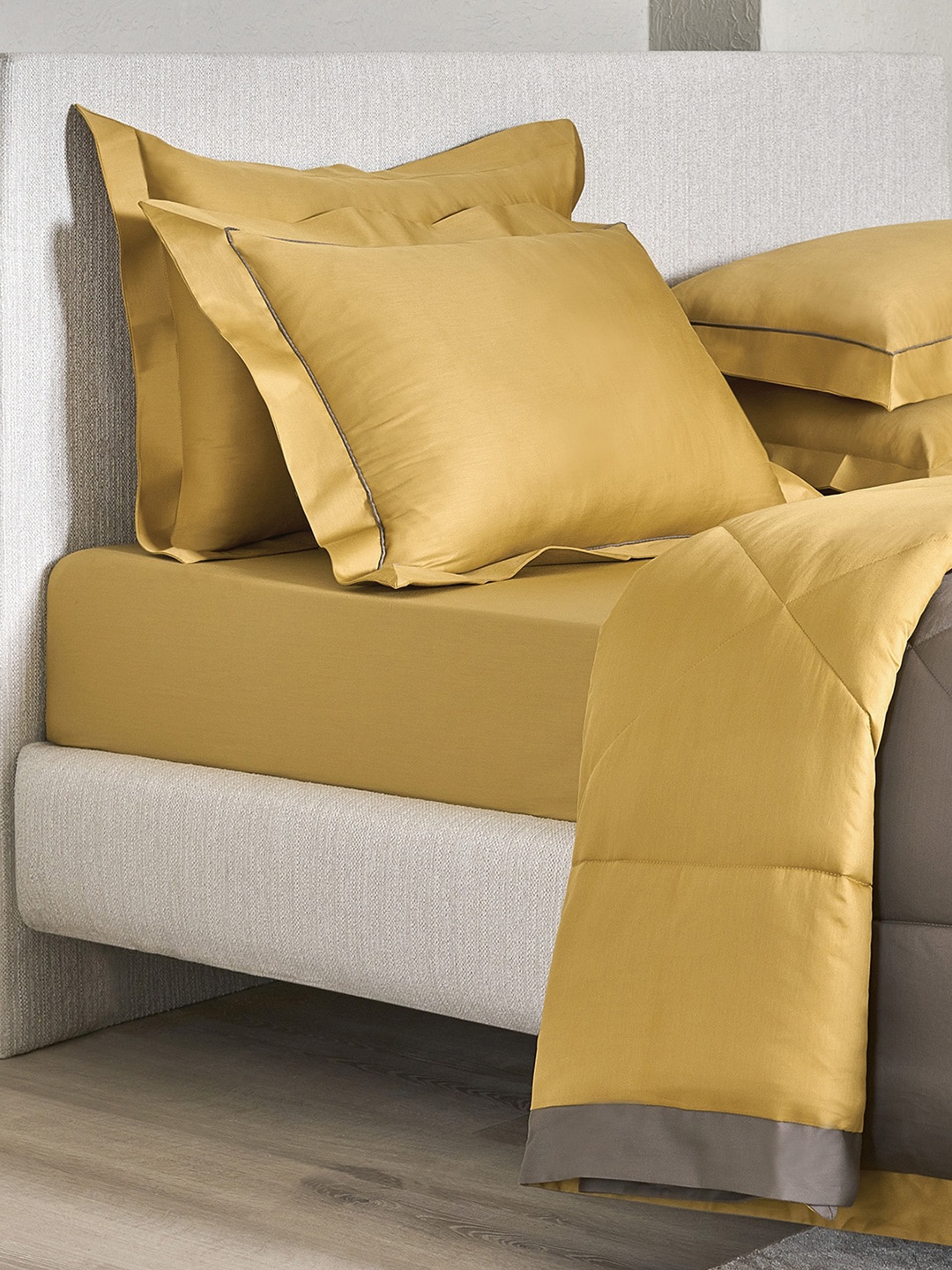 

DDecor Mustard Yellow & Grey Quilted Cotton Double King Bedding Set