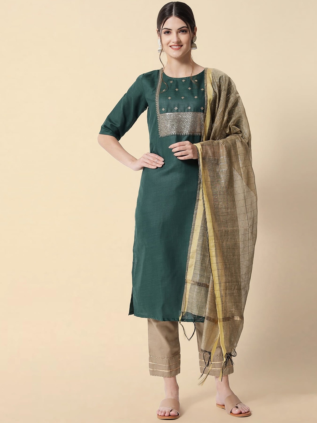 

Grubstaker Floral Yoke Design Round Neck Sequined Kurta With Trousers & Dupatta, Green