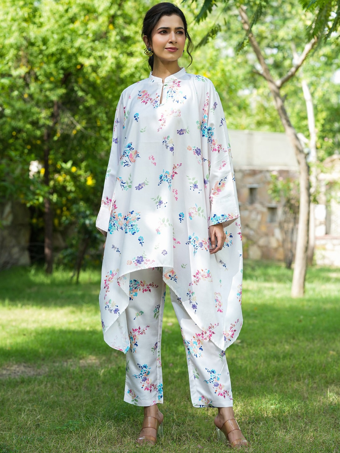 

Yufta Floral Printed Oversized Kaftan Tunic With Trousers, White
