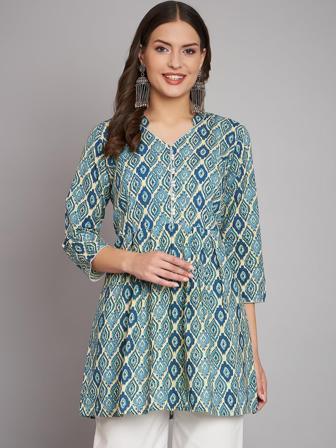 

RANGMAYEE Geometric Printed V-Neck Kurta, Blue