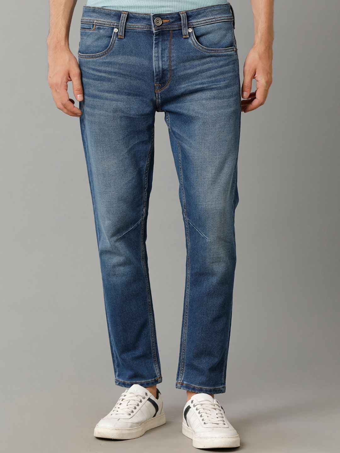 

Voi Jeans Men Clean Look Slim Fit Light Fade Stretchable Cotton Jeans, Blue