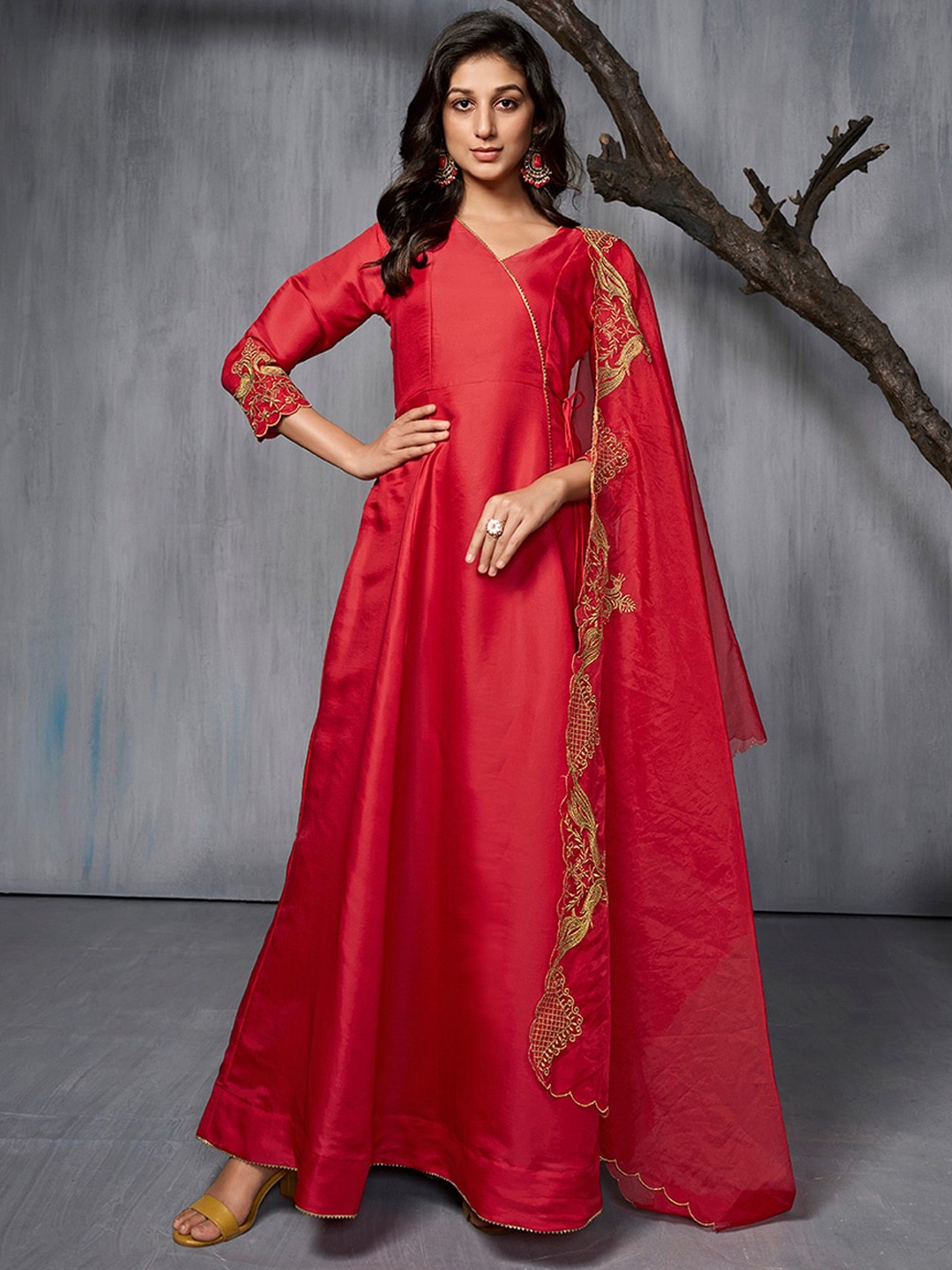 

Inddus V-Neck Angrakha Anarkali Kurta With Dupatta, Red