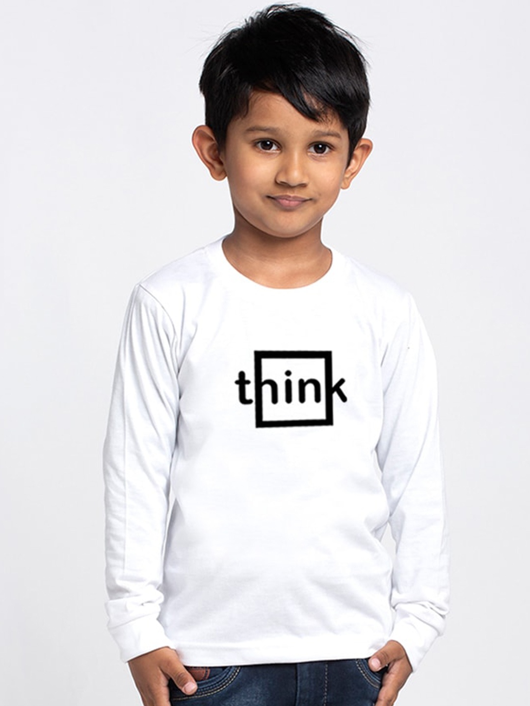 

Friskers Boys White Typography Printed Applique Slim Fit T-shirt