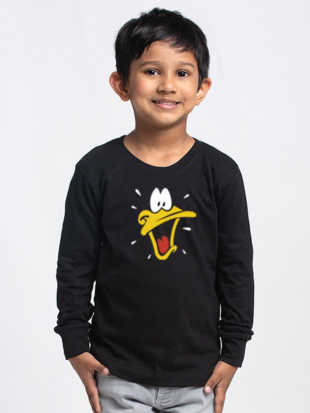 

Friskers Boys Black Printed Applique Slim Fit T-shirt