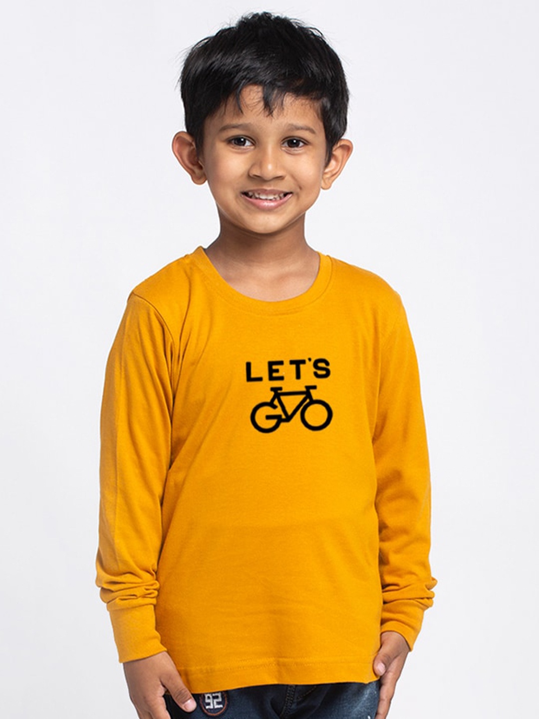 

Friskers Boys Gold-Toned Typography Printed Applique Slim Fit T-shirt
