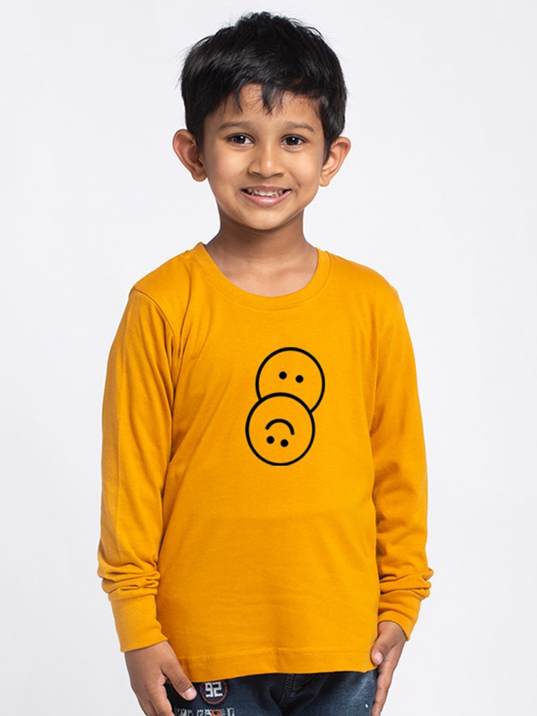 

Friskers Boys Gold-Toned Typography Printed Applique Slim Fit T-shirt