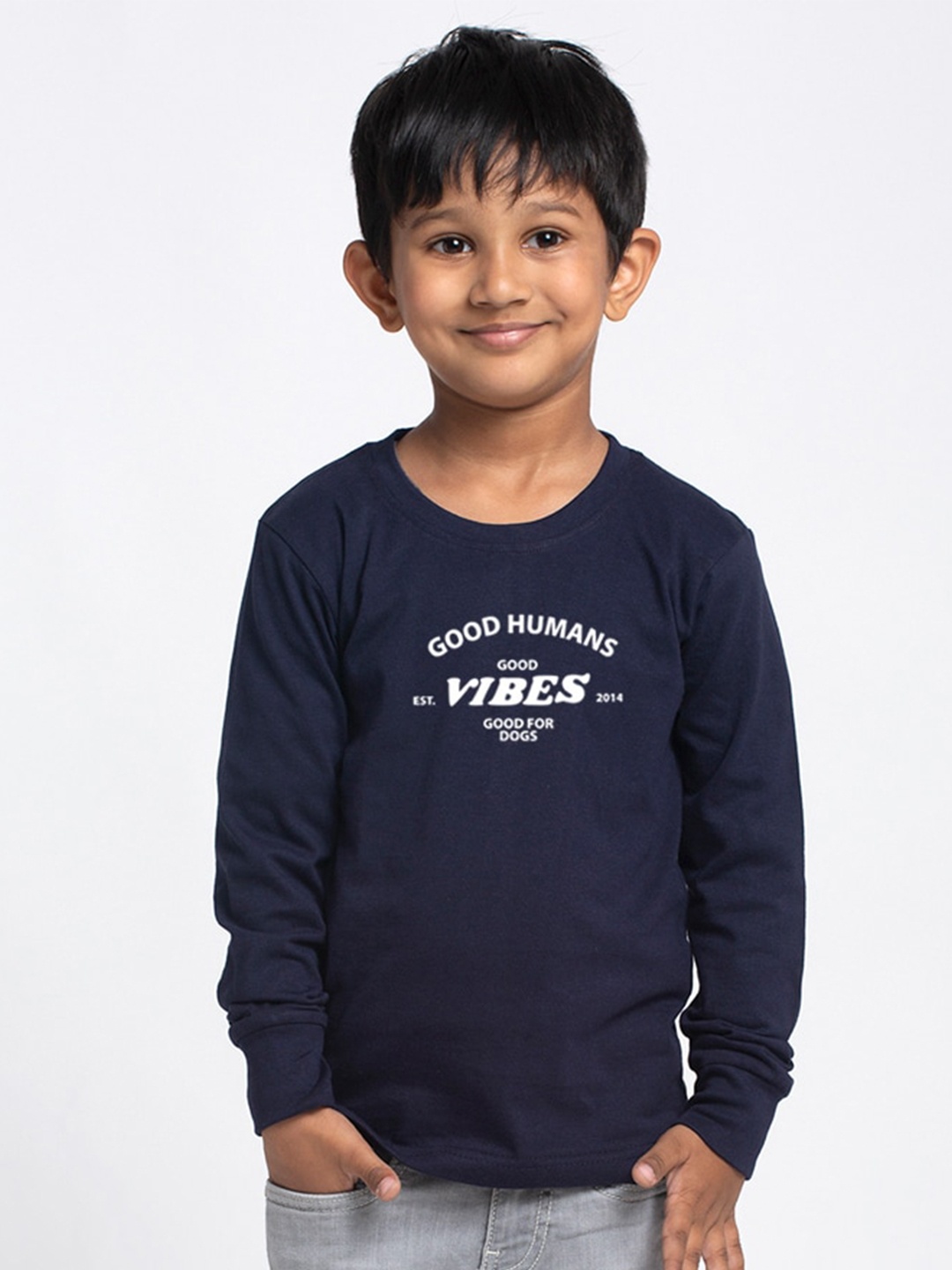 

Friskers Boys Navy Blue Typography Printed Applique Slim Fit T-shirt