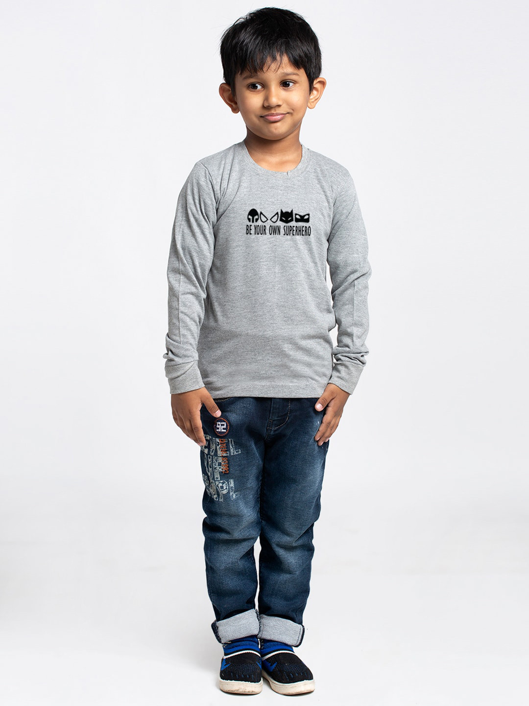 

Friskers Boys Grey Typography Printed Applique Slim Fit T-shirt