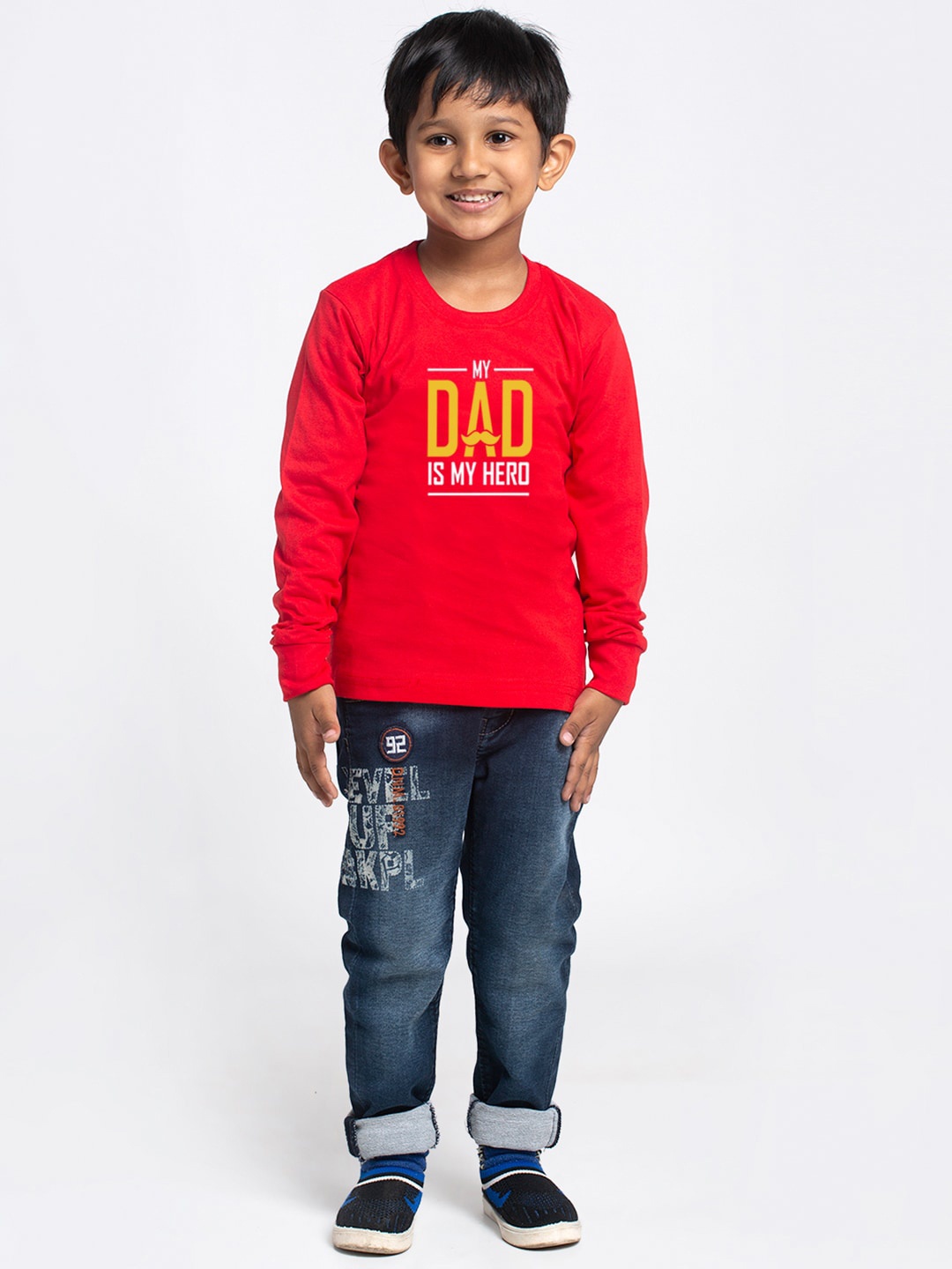 

Friskers Boys Red Typography Printed Applique Slim Fit T-shirt