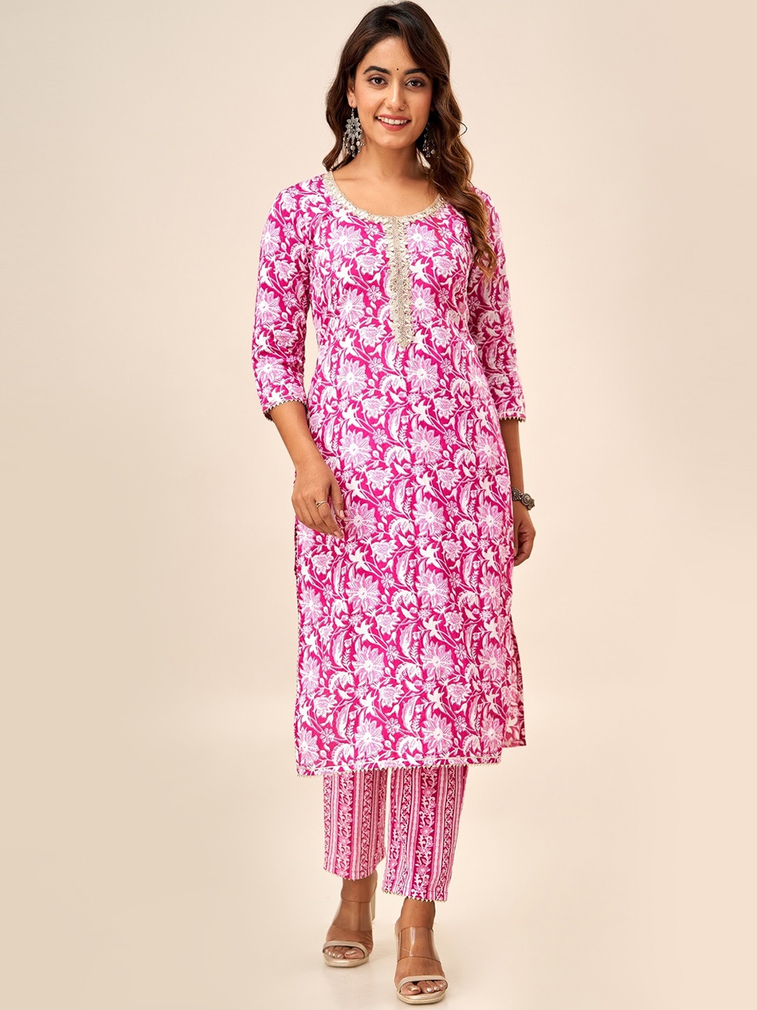 

HERE&NOW Floral Printed Gotta Patti Pure Cotton Straight Kurta, Pink