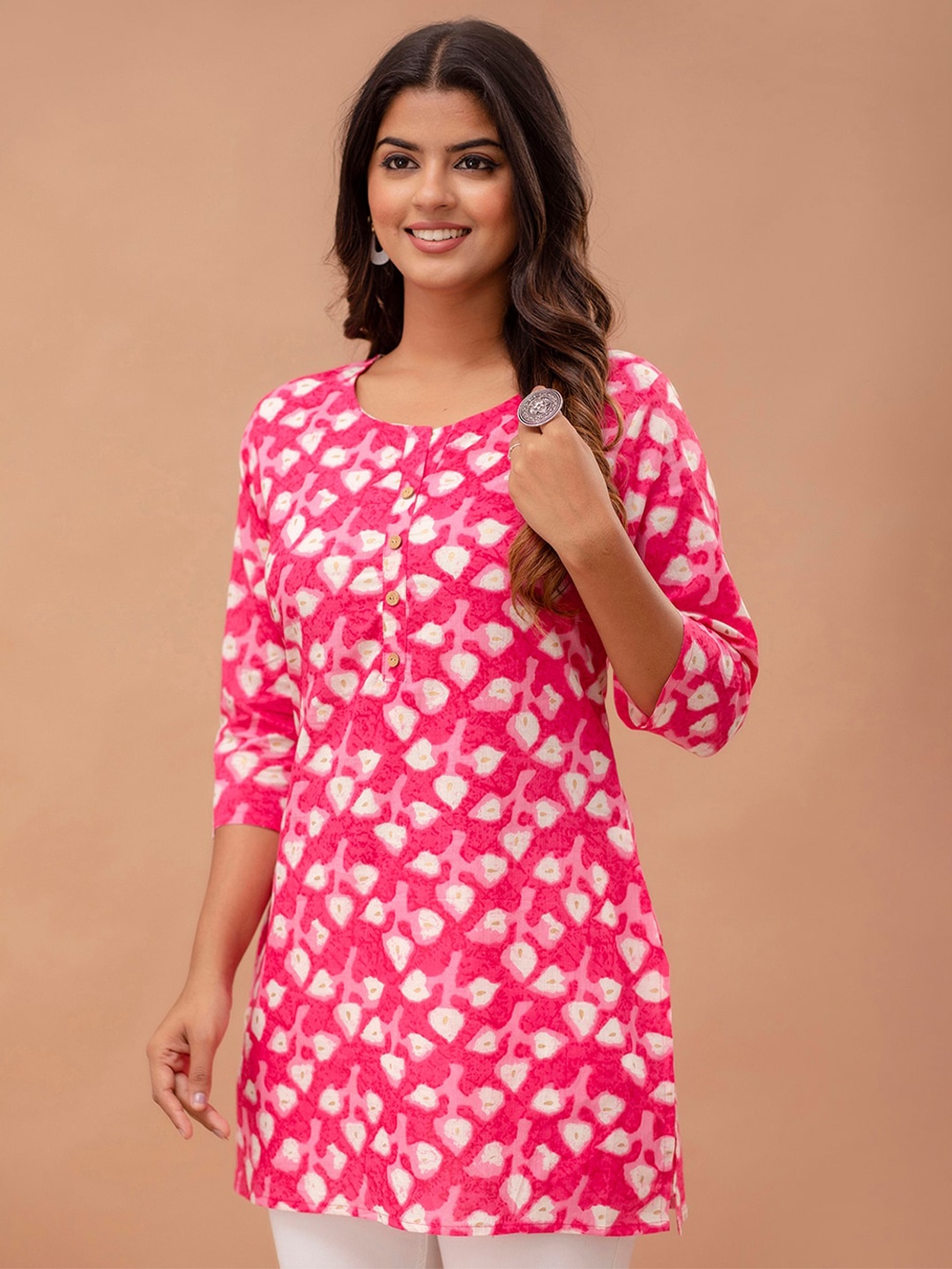 

FERANOID Magenta Ethnic Motifs Printed Pure Cotton Kurti