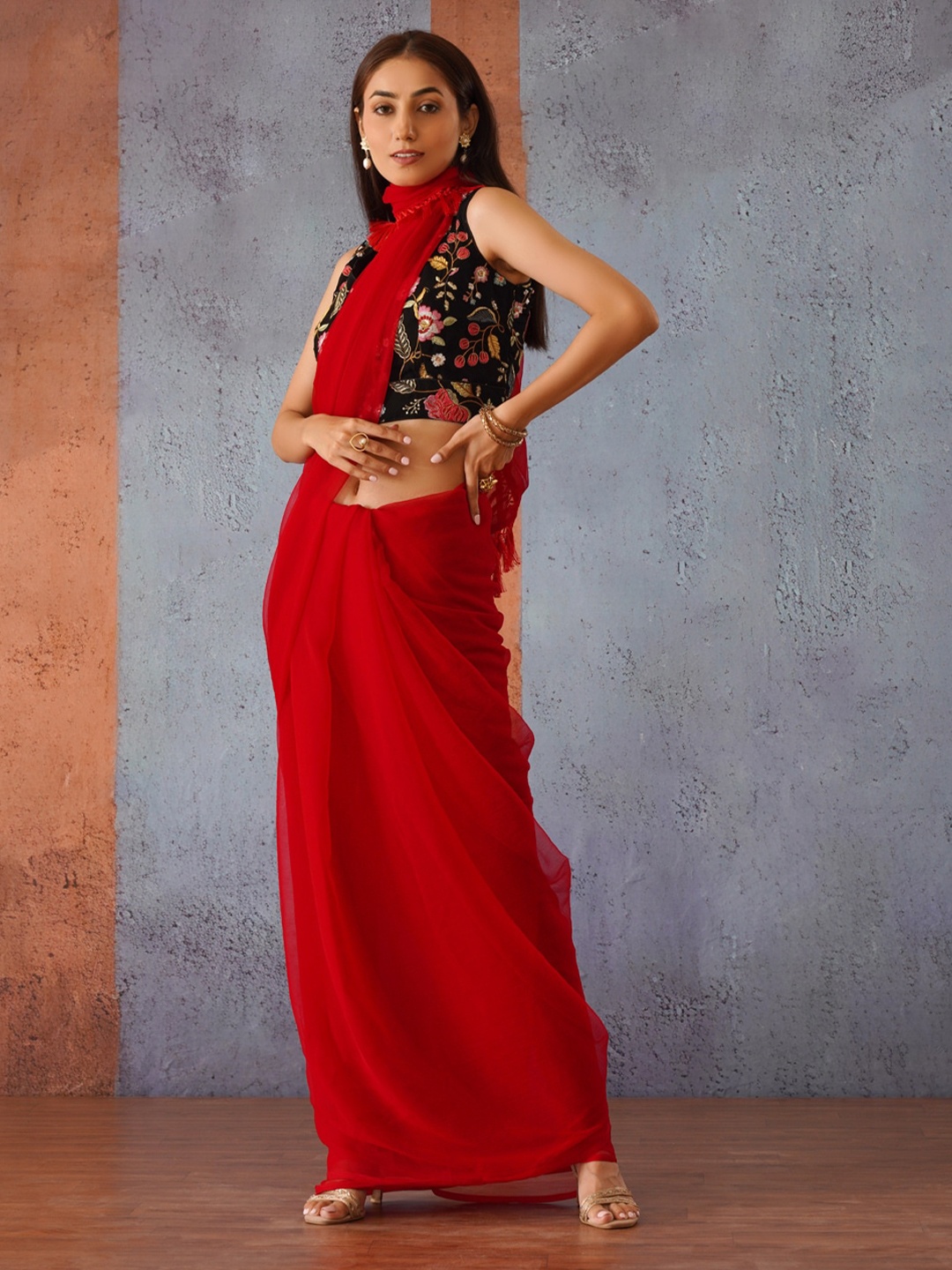 

Tikhi Imli Saree With Stitched Blouse, Red