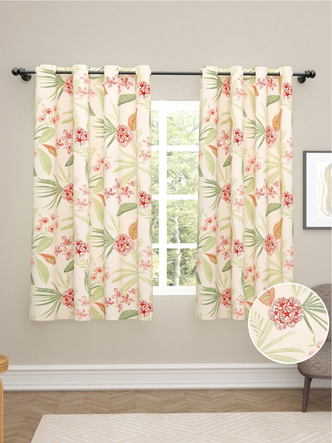 

haus & kinder Red & Green Set of 2 Floral Room Darkening Window