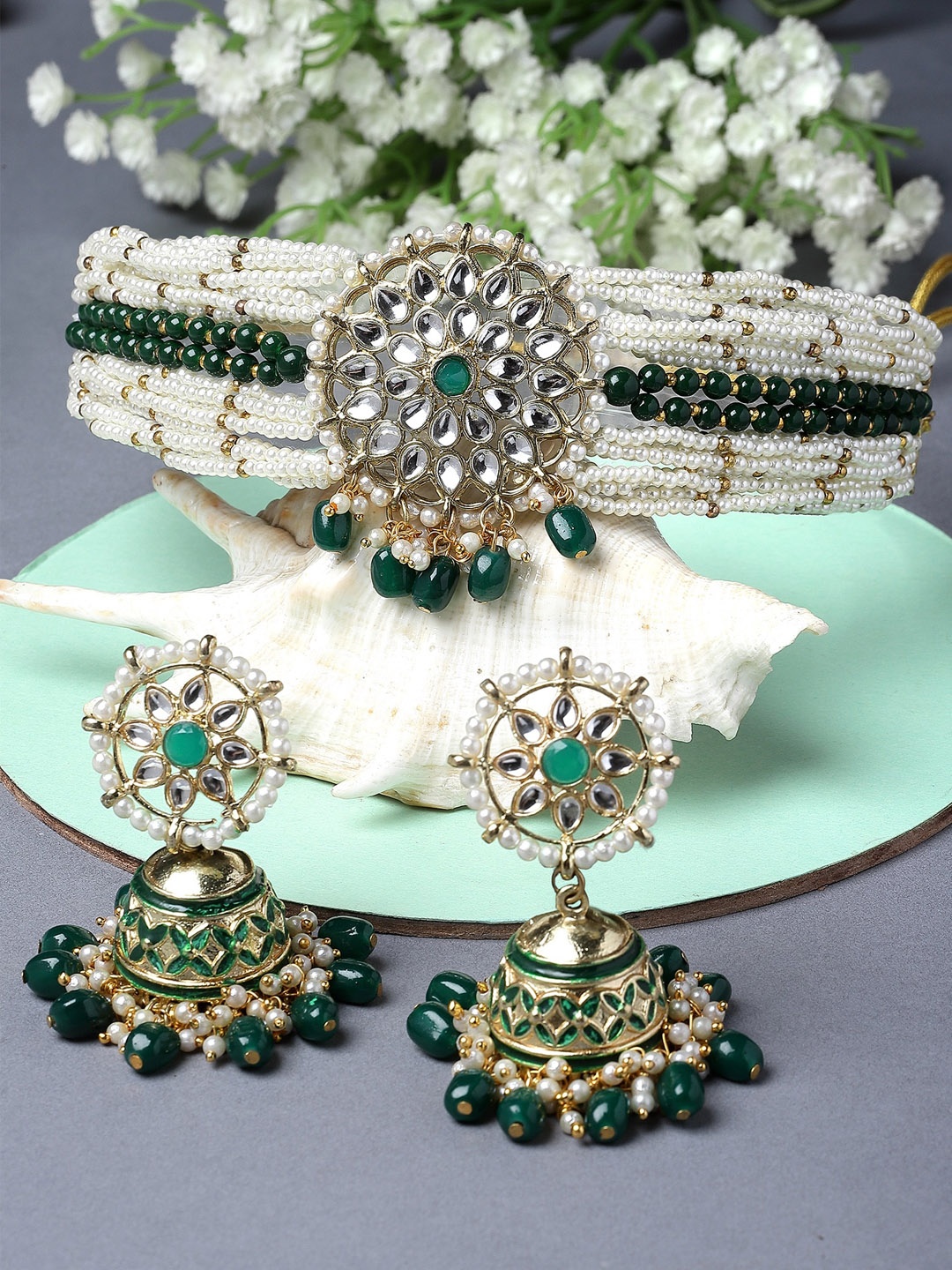 

KARATCART Gold-Plated Kundan-Studded Pearl Beaded Jewellery Set