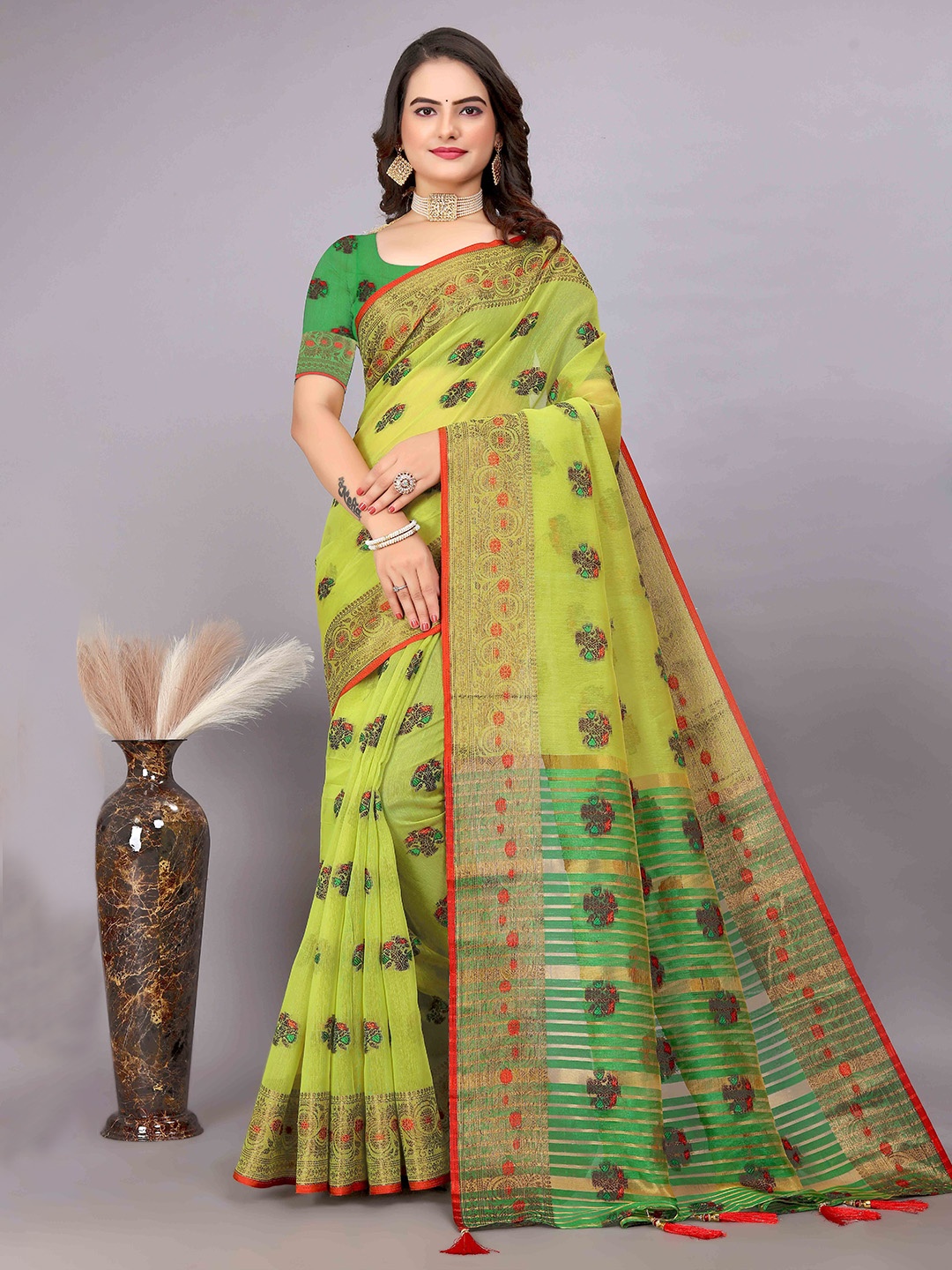 

Mitera Ethnic Motifs Woven Design Zari Saree, Green
