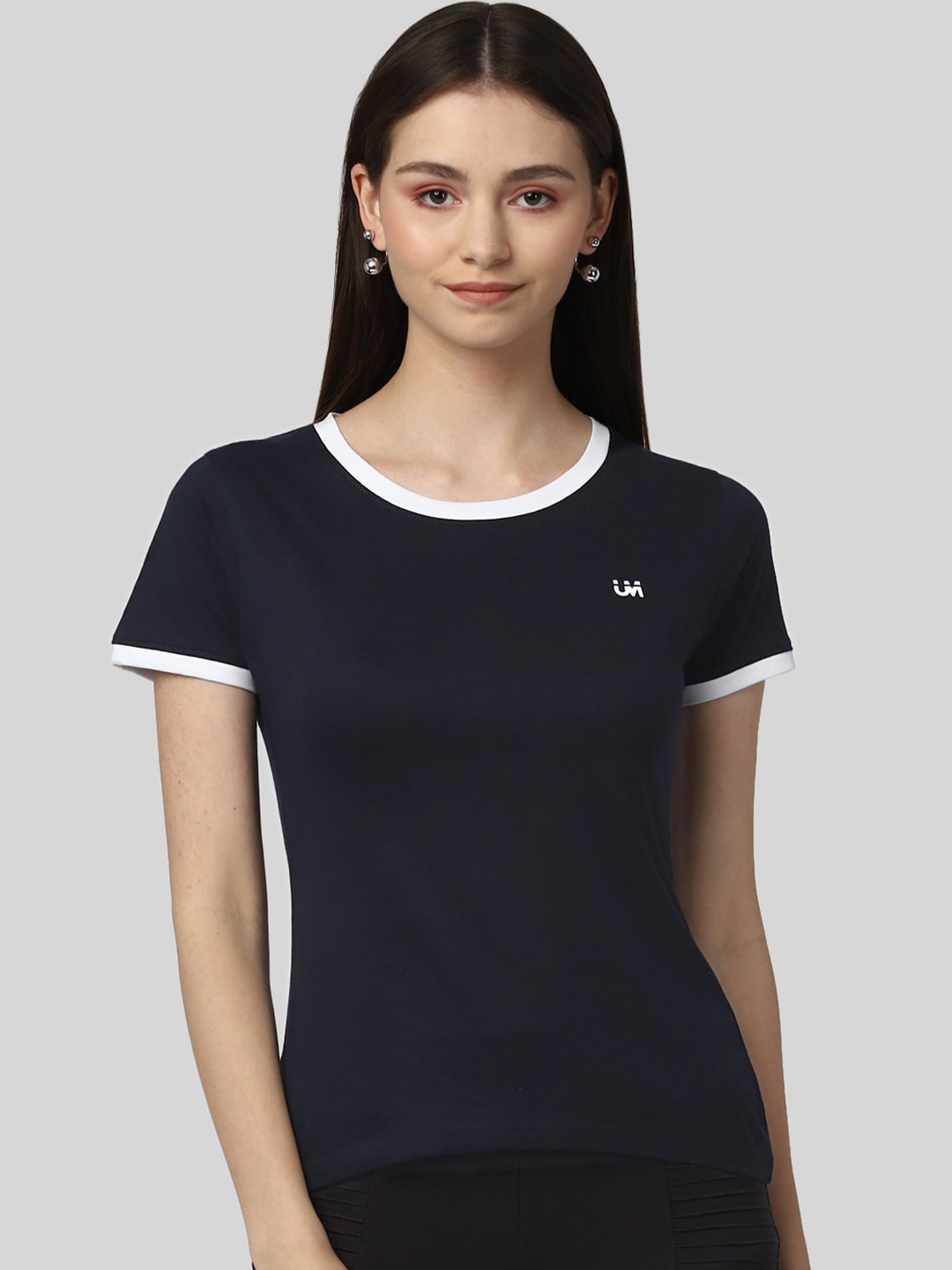 

UrbanMark Women Navy Blue Extended Sleeves Ethnic Cut Outs Slim Fit T-shirt