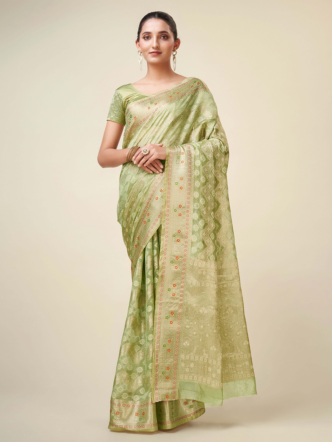 

Mitera Green & Gold-Toned Bandhani Woven Design Zari Organza Bandhani Saree