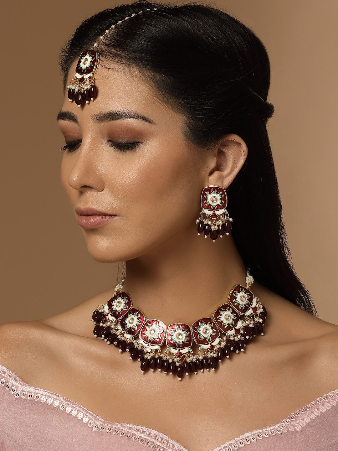 

PANASH Gold Plated Kundan Studded & Beaded Necklace With Earings and Maang Tika