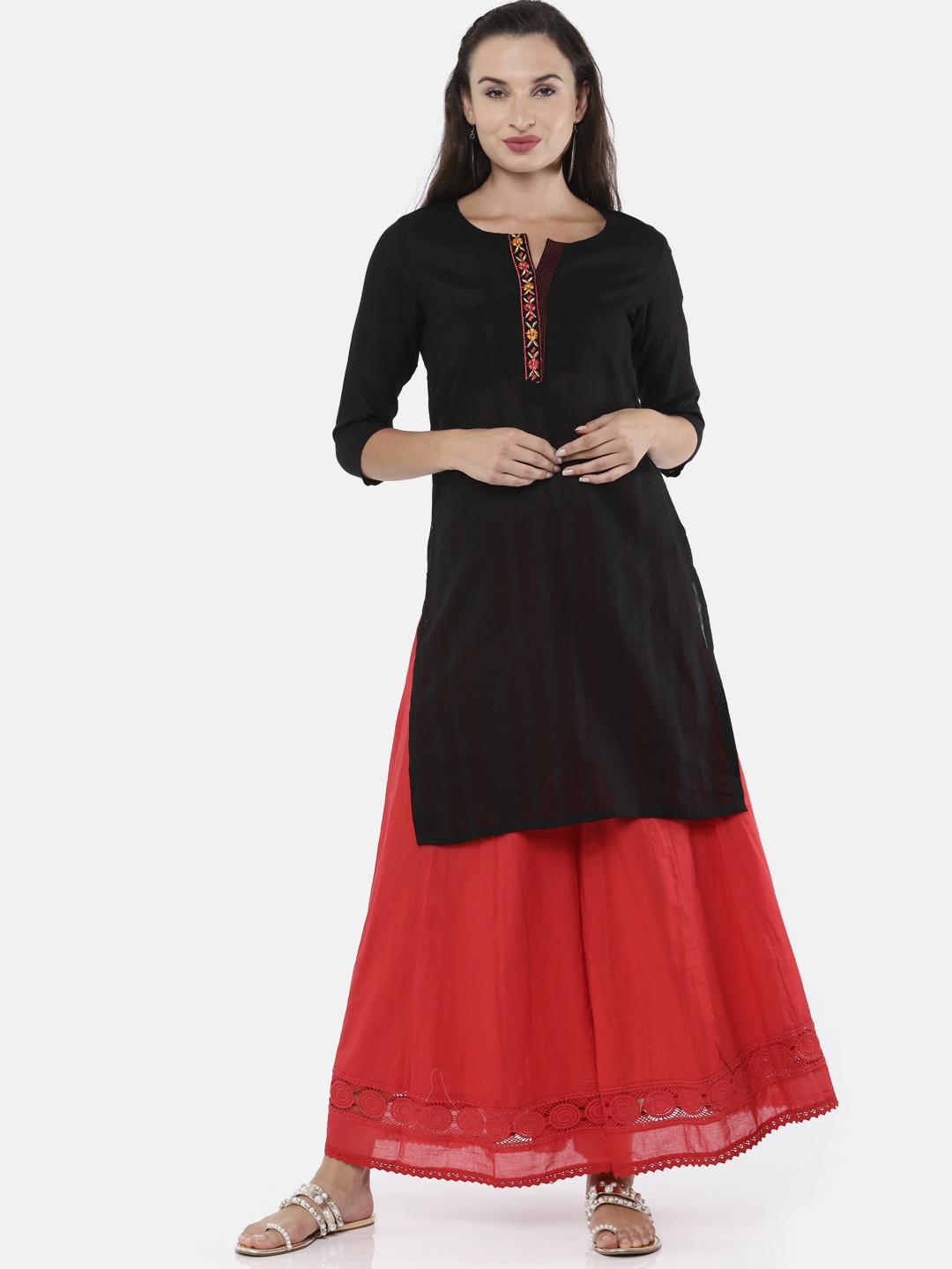 

Karigari Women Black Embroidered Straight Kurta