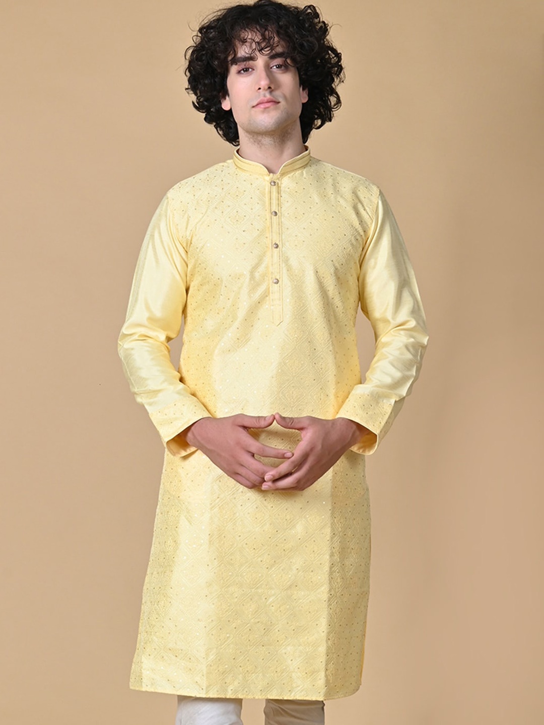 

MAAHI FABS Men Yellow Embroidered Regular Thread Work Kurta with Churidar