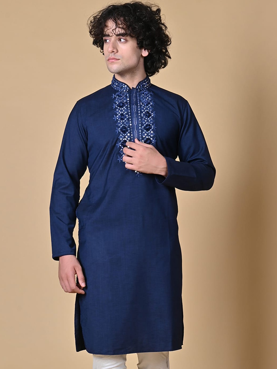 

MAAHI FABS Men Blue Ethnic Motifs Yoke Design Regular Beads and Stones Kurta with Pyjamas