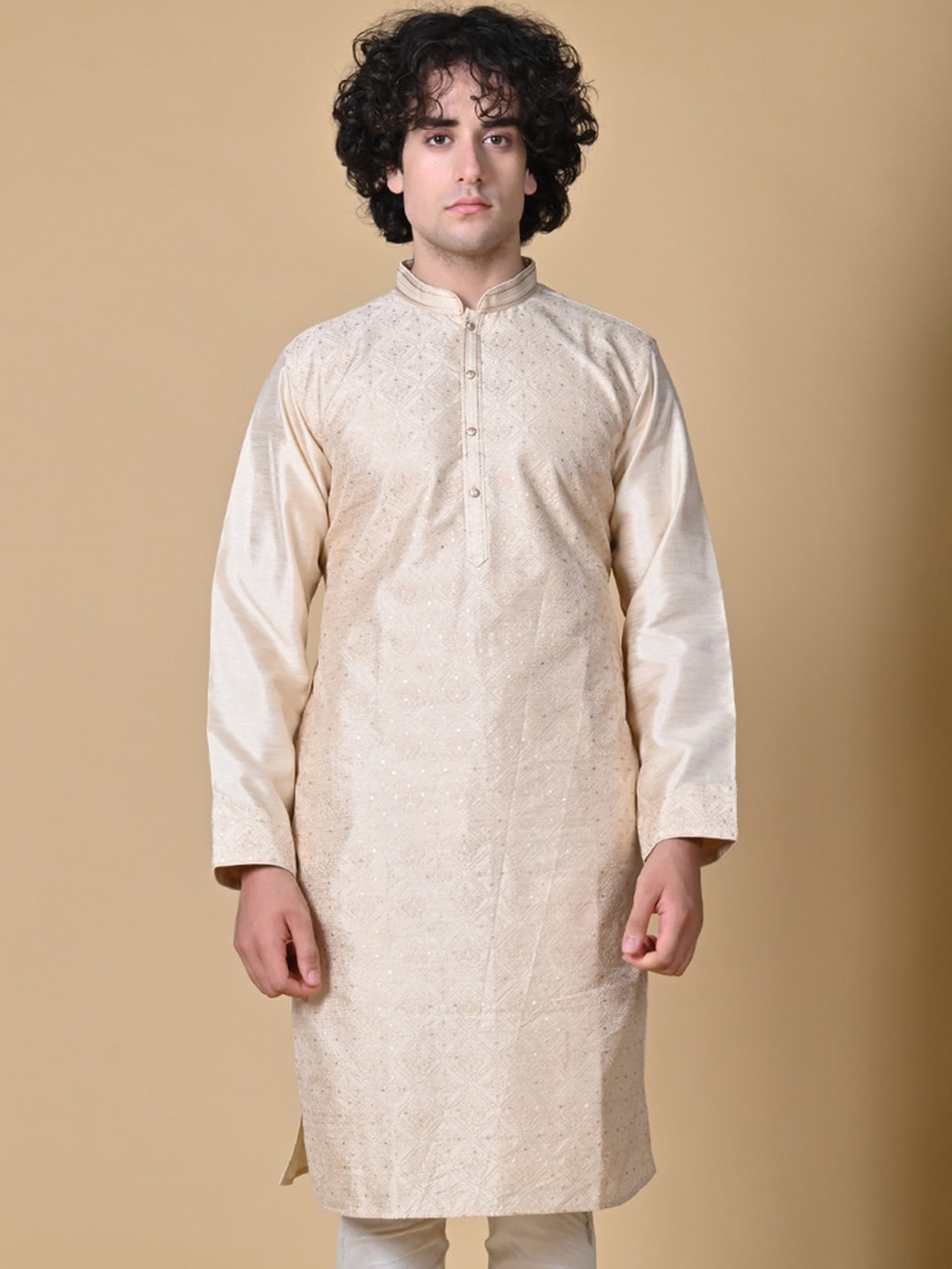 

MAAHI FABS Men Peach-Coloured Ethnic Motifs Embroidered Regular Sequinned Kurta with Churidar