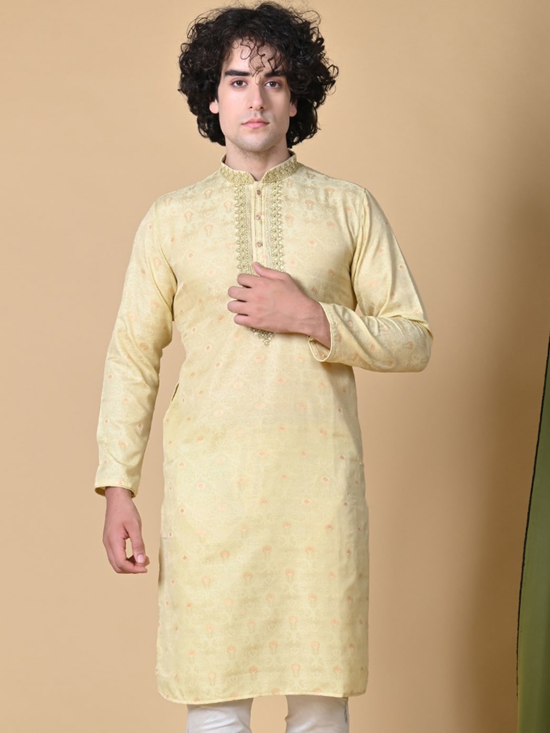 

MAAHI FABS Men Beige Regular Thread Work Kurta with Churidar