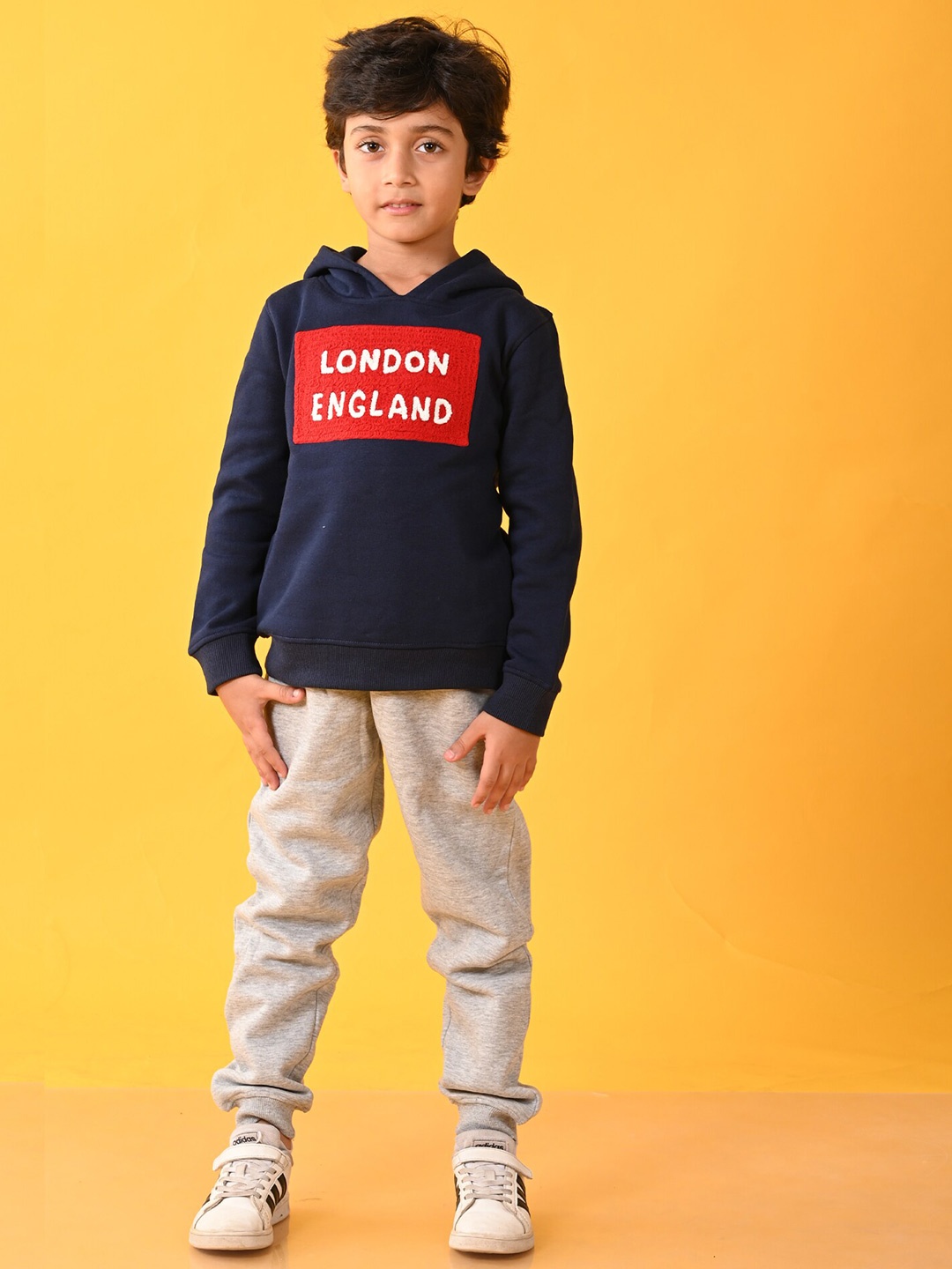 

Anthrilo Typography Printed Hooded T-shirt with Trousers, Navy blue