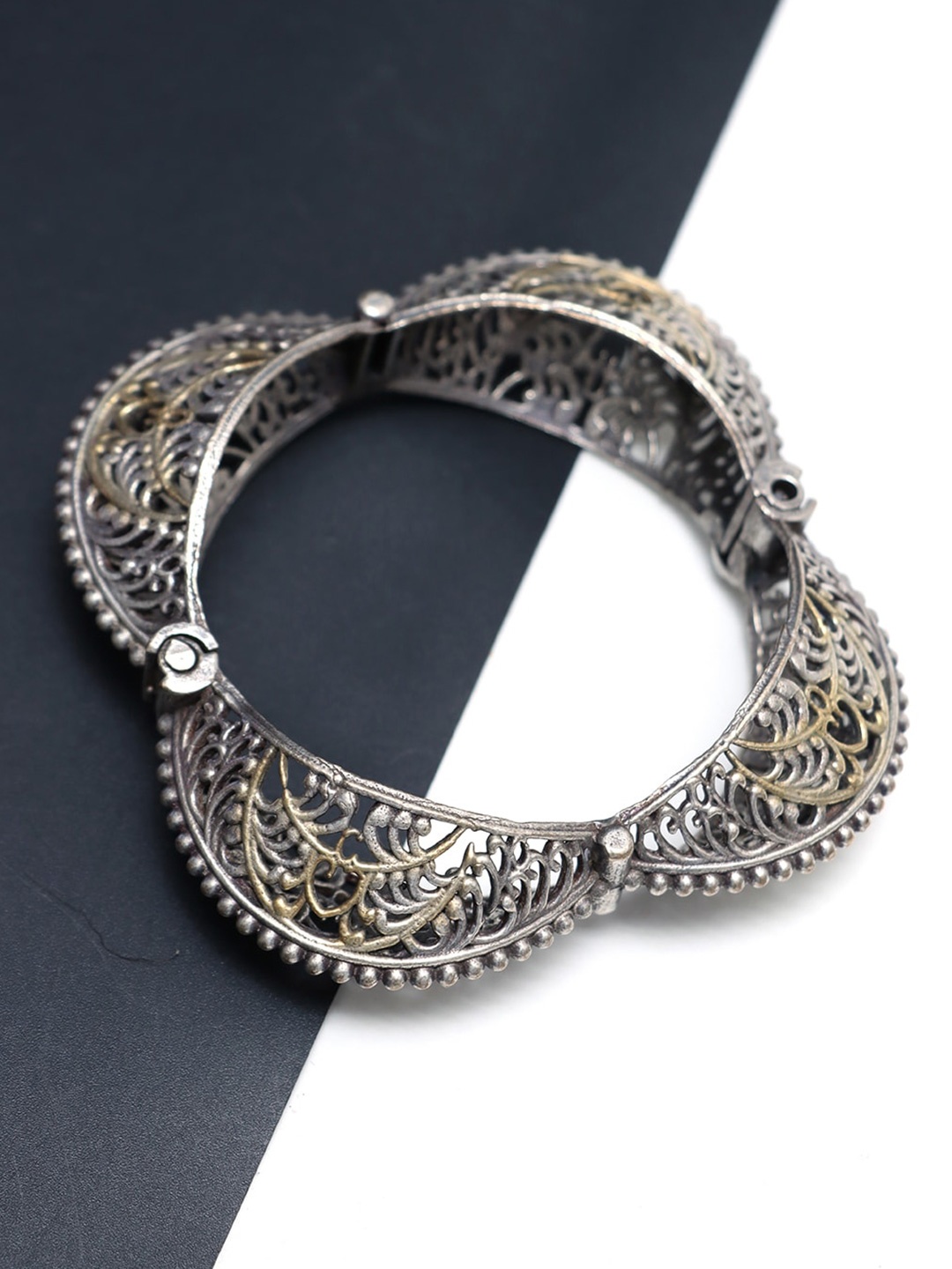 

Ozanoo Silver-Plated Kada Bracelet, Gold