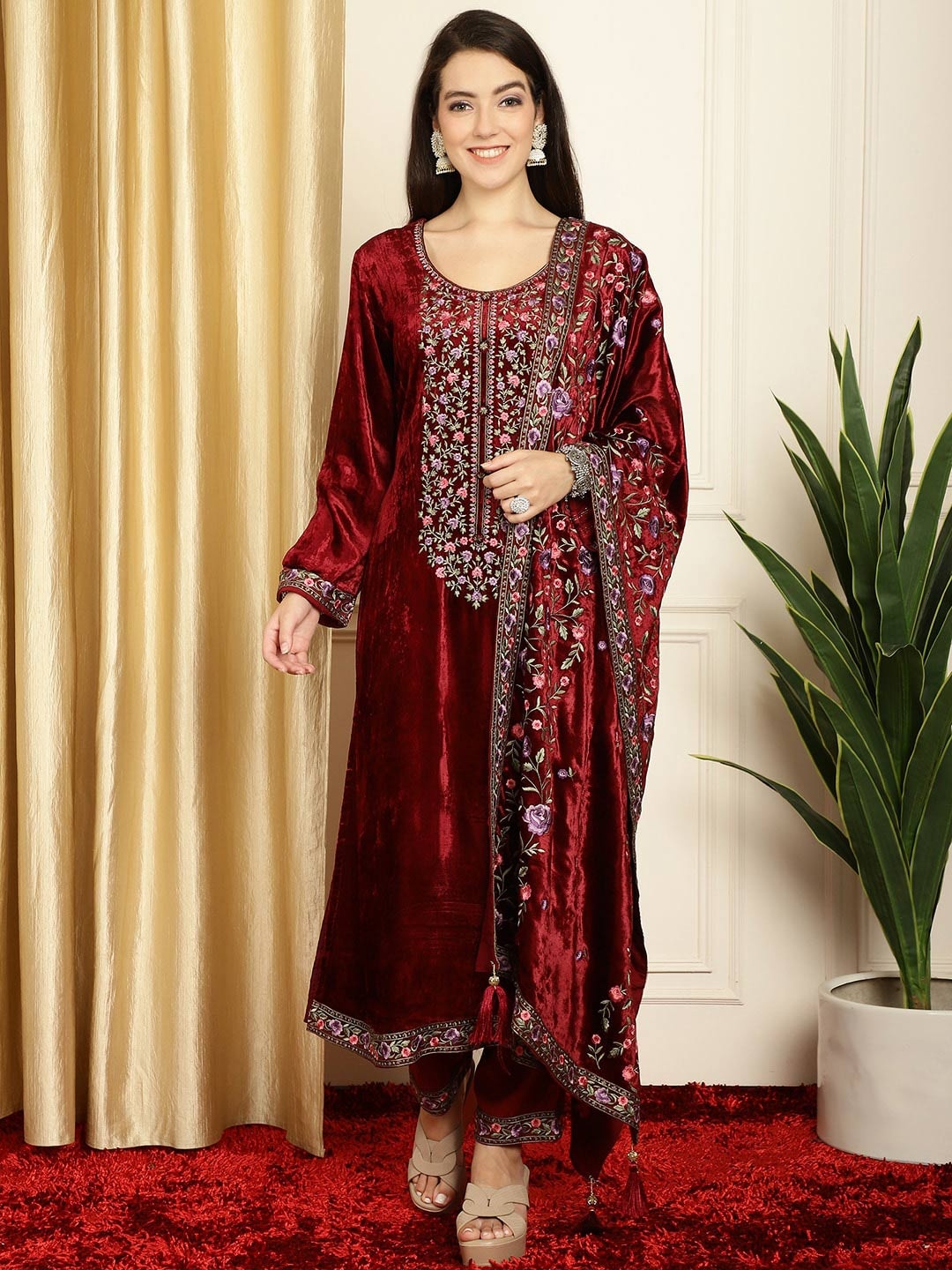 

Stylee LIFESTYLE Floral Embroidered Velvet Unstitched Dress Material, Maroon