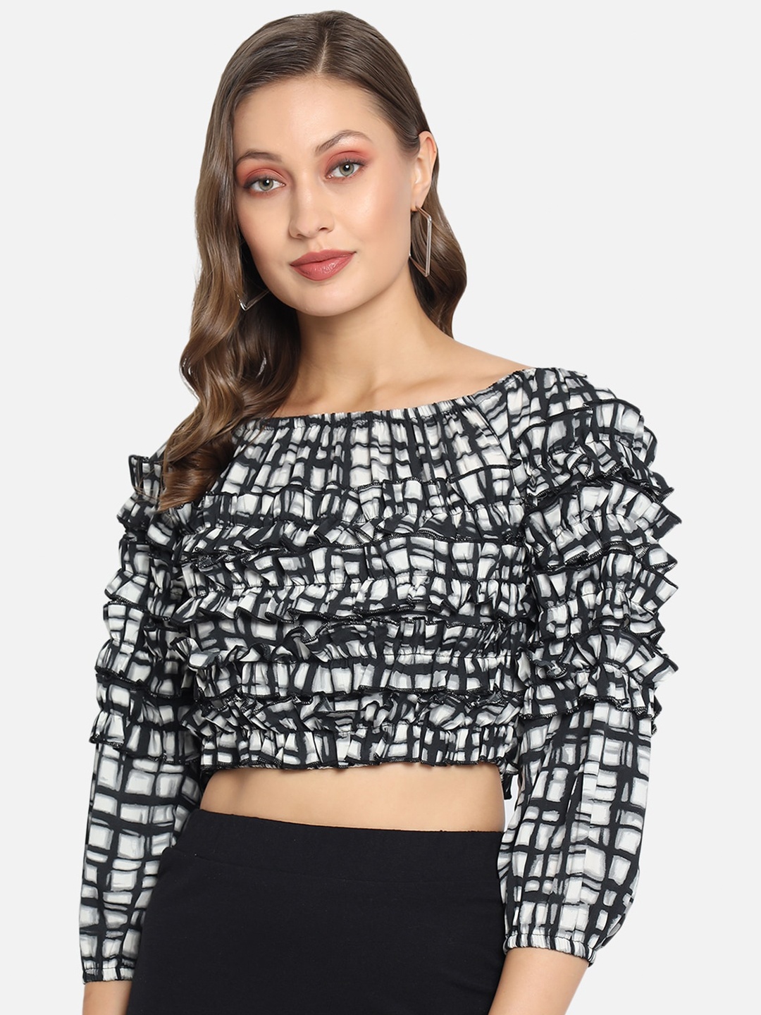 

Trend Arrest Abstract Printed Ruffled Crepe Crop Top, Black