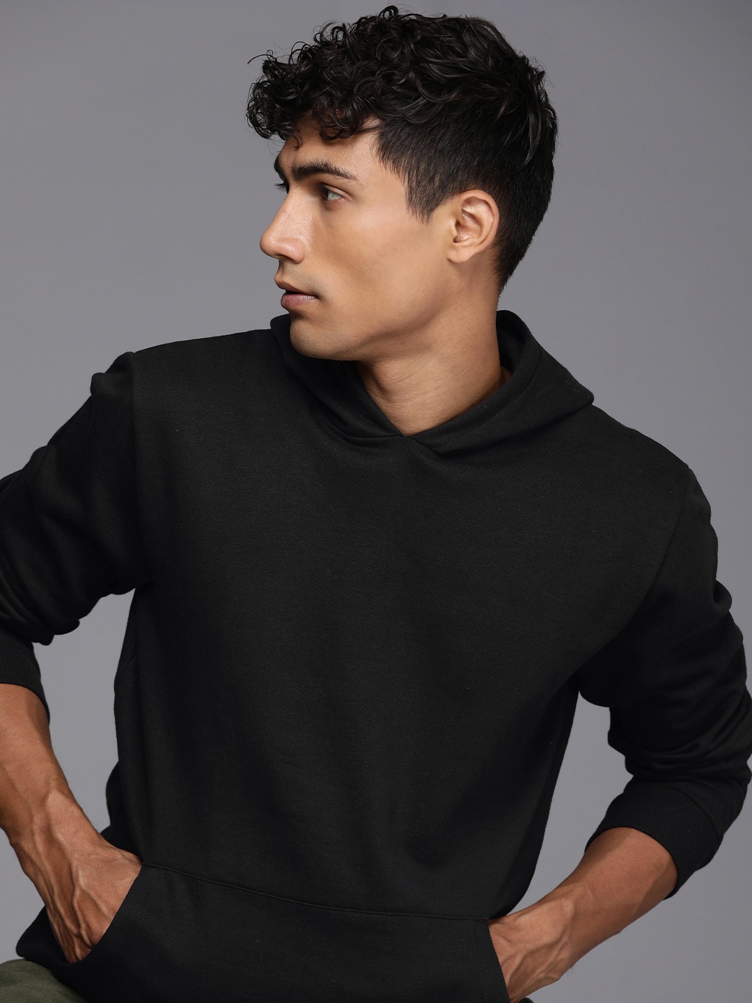 

HRX by Hrithik Roshan Men Lifestyle Fleece Hooded Sweatshirt, Black