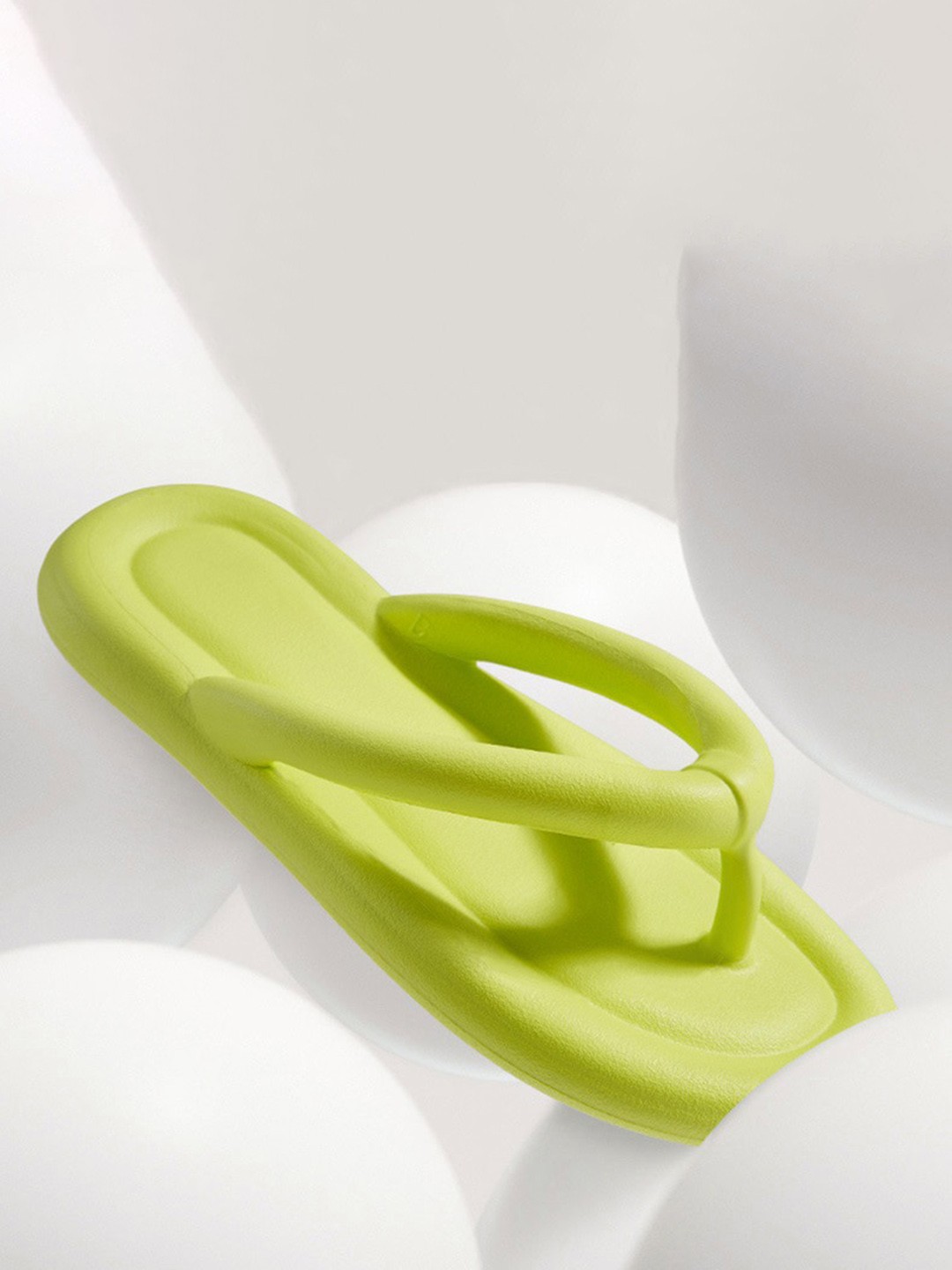 

Alexvyan Women Lightweight Durable Non-Slip Thong Flip-Flops, Green