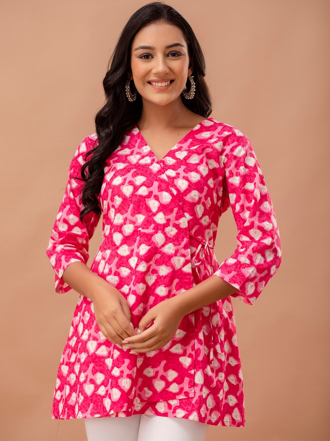 

FERANOID Floral Printed V-Neck Pure Cotton Angrakha A-Line Kurti, Magenta