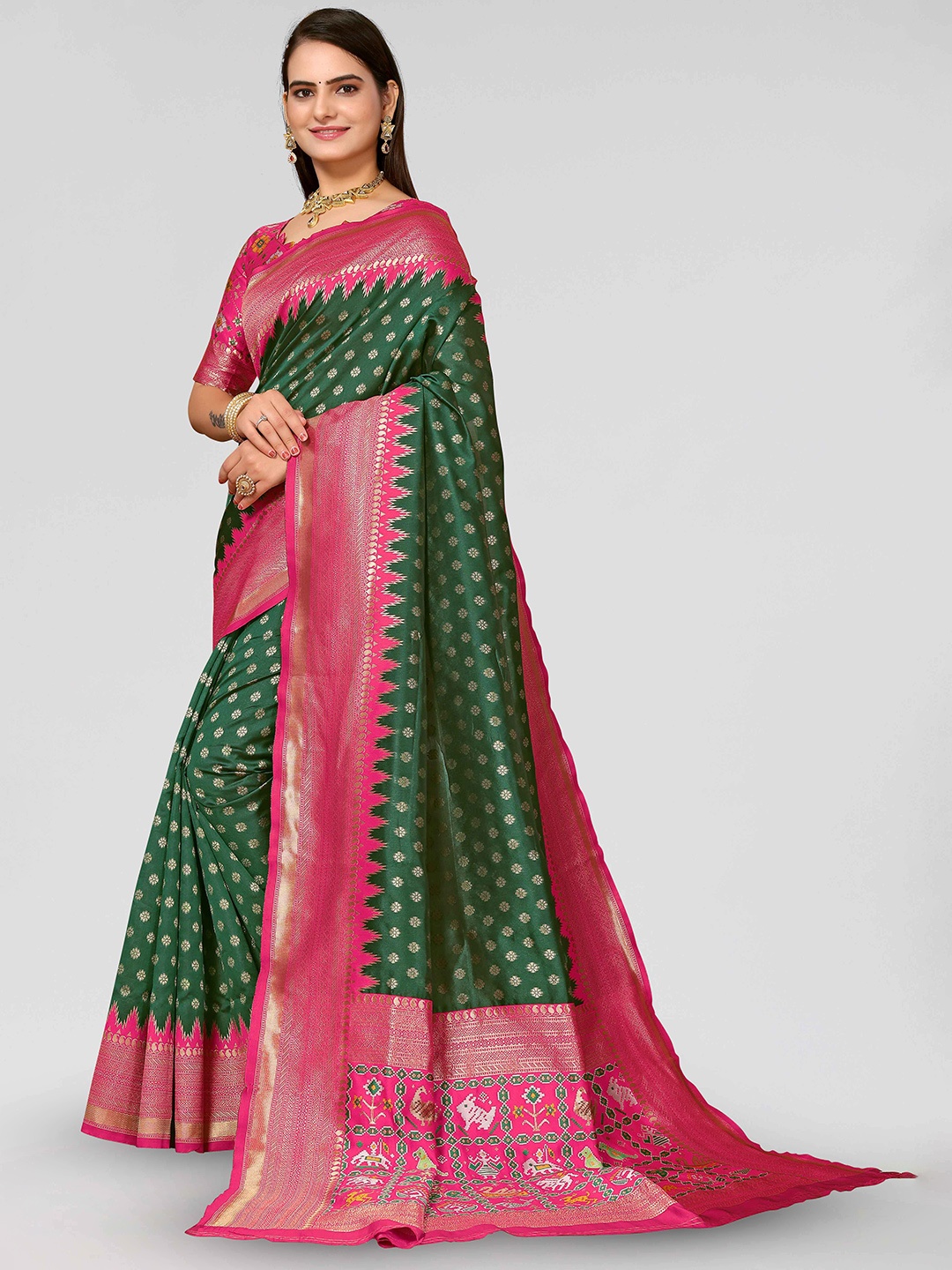 

DIVASTRI Ethnic Motifs Woven Design Zari Patola Saree, Green