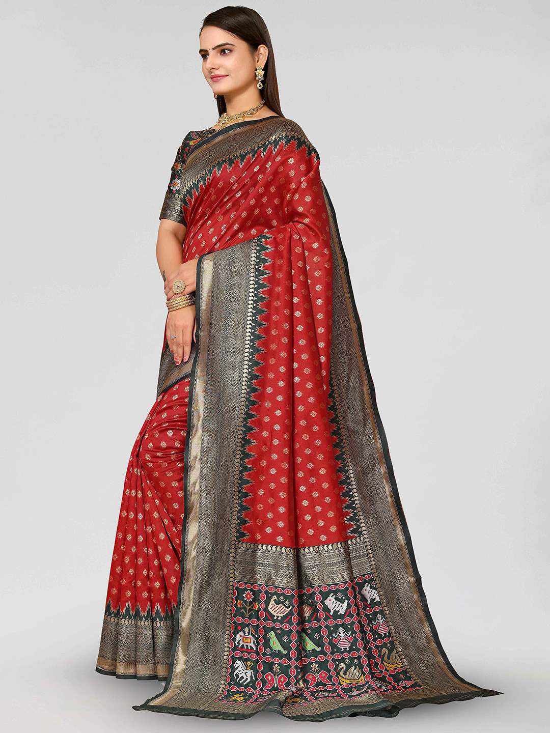 

DIVASTRI Ethnic Motifs Woven Design Zari Patola Saree, Red