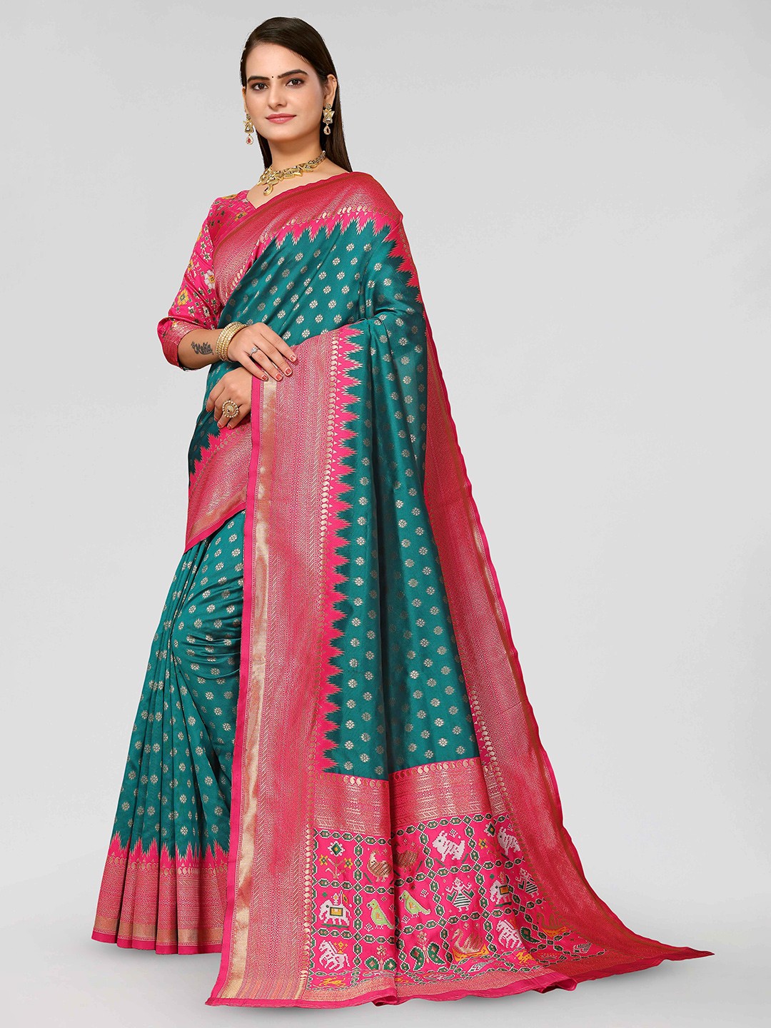 

DIVASTRI Ethnic Motifs Woven Design Zari Detailed Saree, Blue
