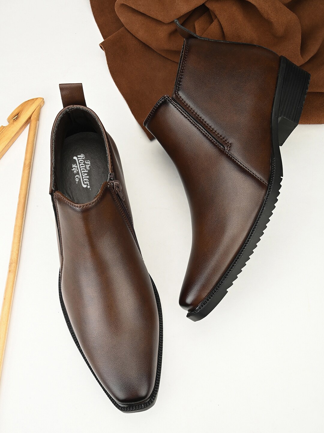 

Roadster Brown Round Toe Zipper Boots