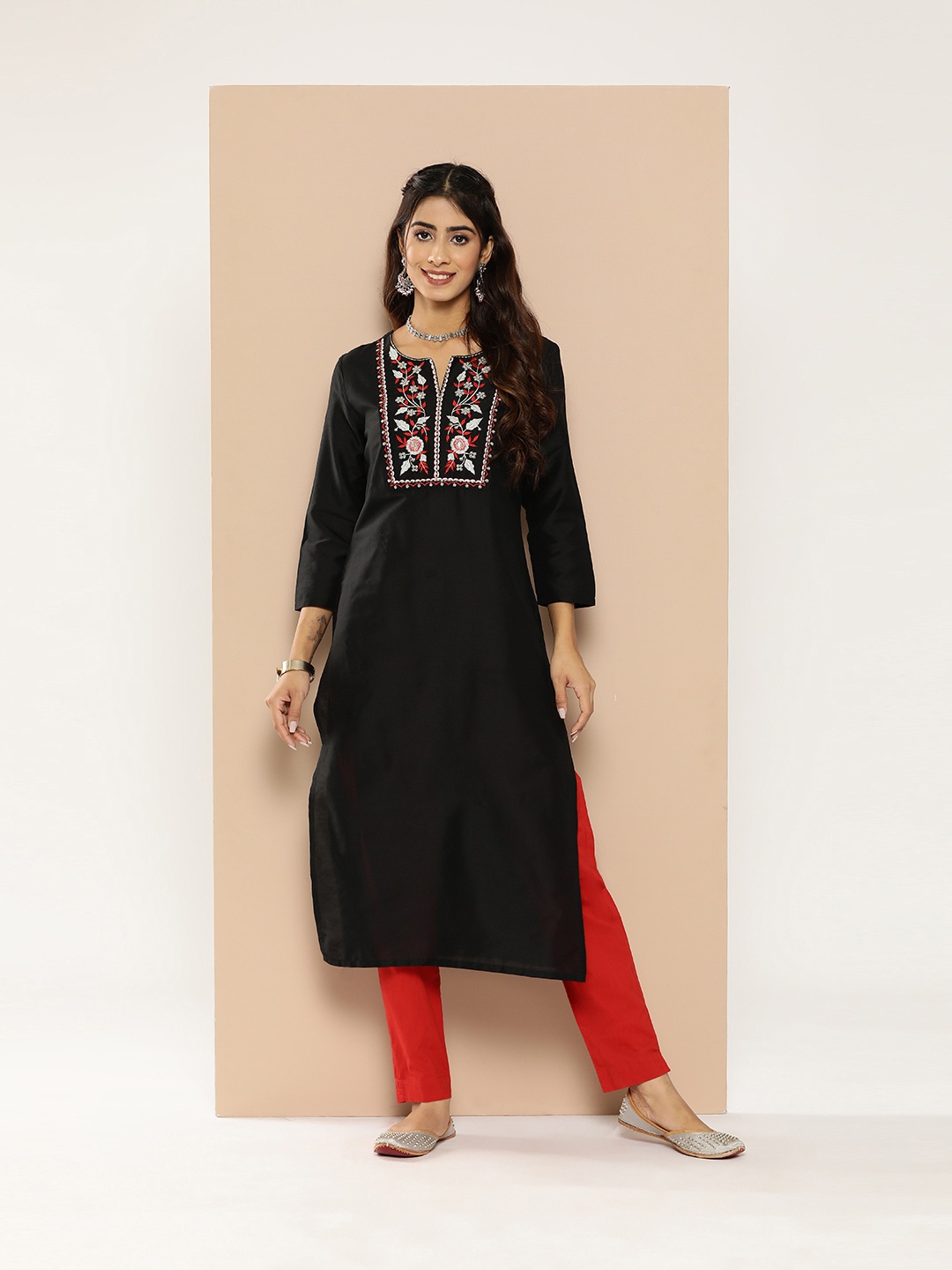 

HERE&NOW Floral Zari Embroidered Kurta, Black